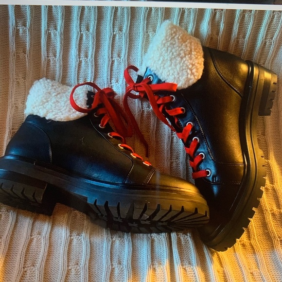 Kenneth Cole Black Rhode Lace Up Boot - Picture 2 of 9